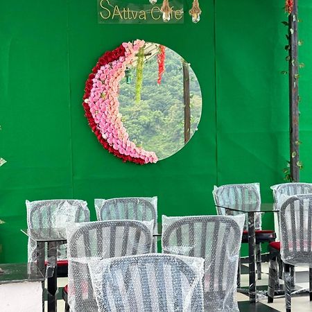 Sattva Cafe And Motel Rishīkesh Extérieur photo