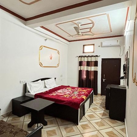 Sattva Cafe And Motel Rishīkesh Extérieur photo