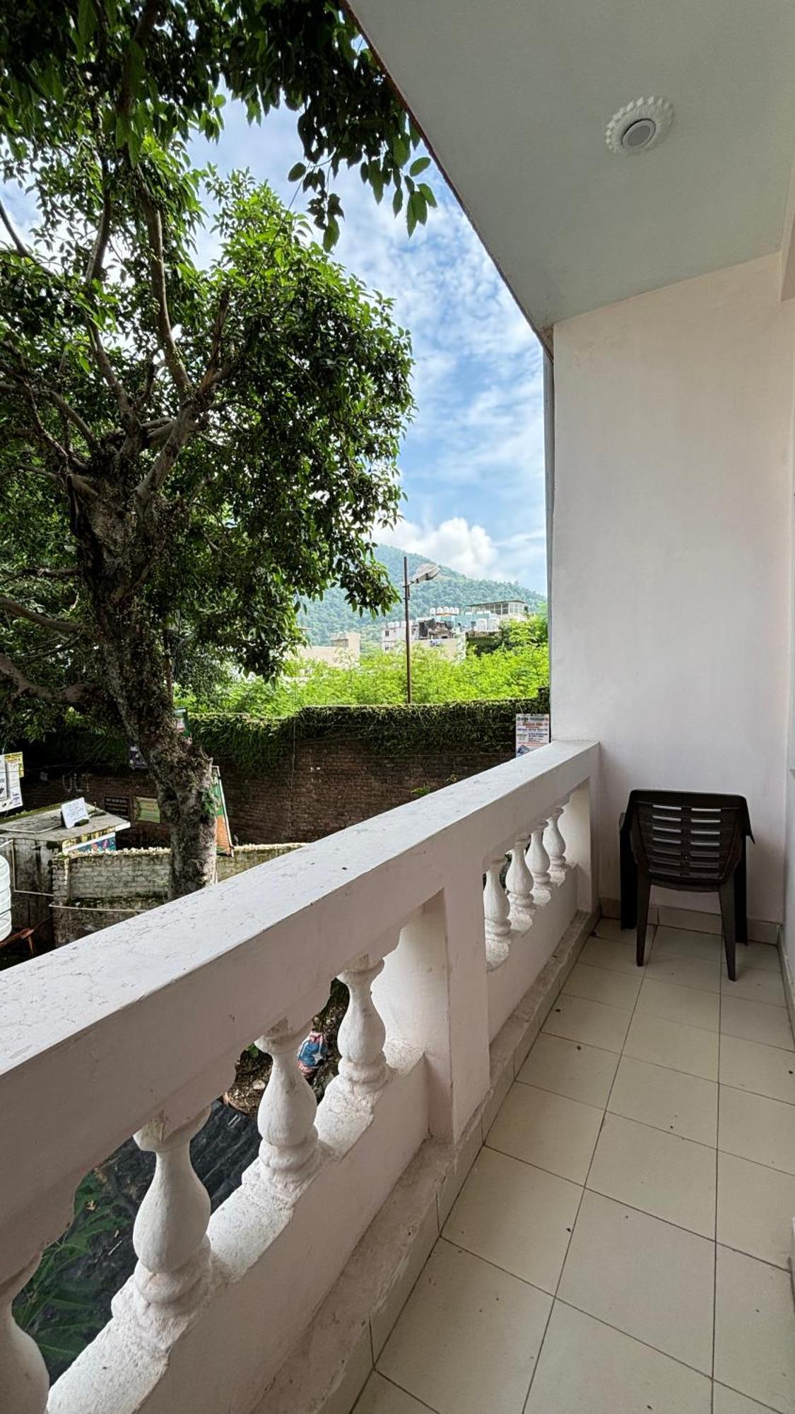 Sattva Cafe And Motel Rishīkesh Extérieur photo