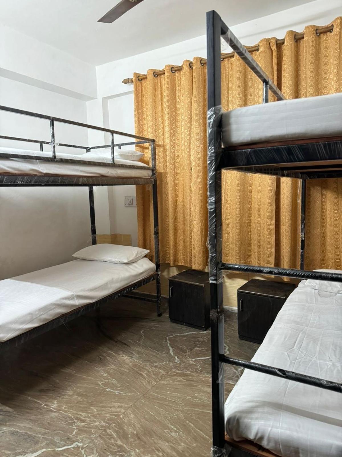 Sattva Cafe And Motel Rishīkesh Extérieur photo